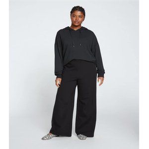 NWT- Universal Standard Amy Pullover Hoodie in black